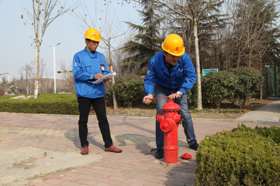 【生活供水】集团中润供水公司为城区1136组消防栓“体检”