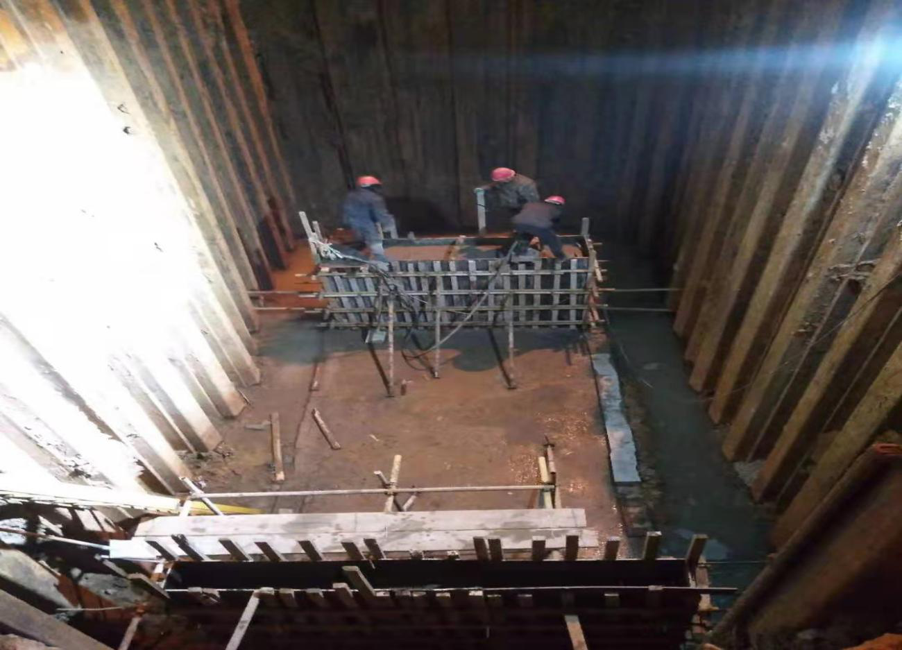 【工程建设】冒严寒 赶进度 滕州市污水管网退河上岸项目进度加快