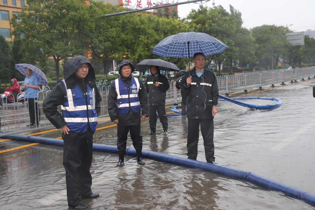 【集团动态】滕州水务发展集团全员集结排水抢险