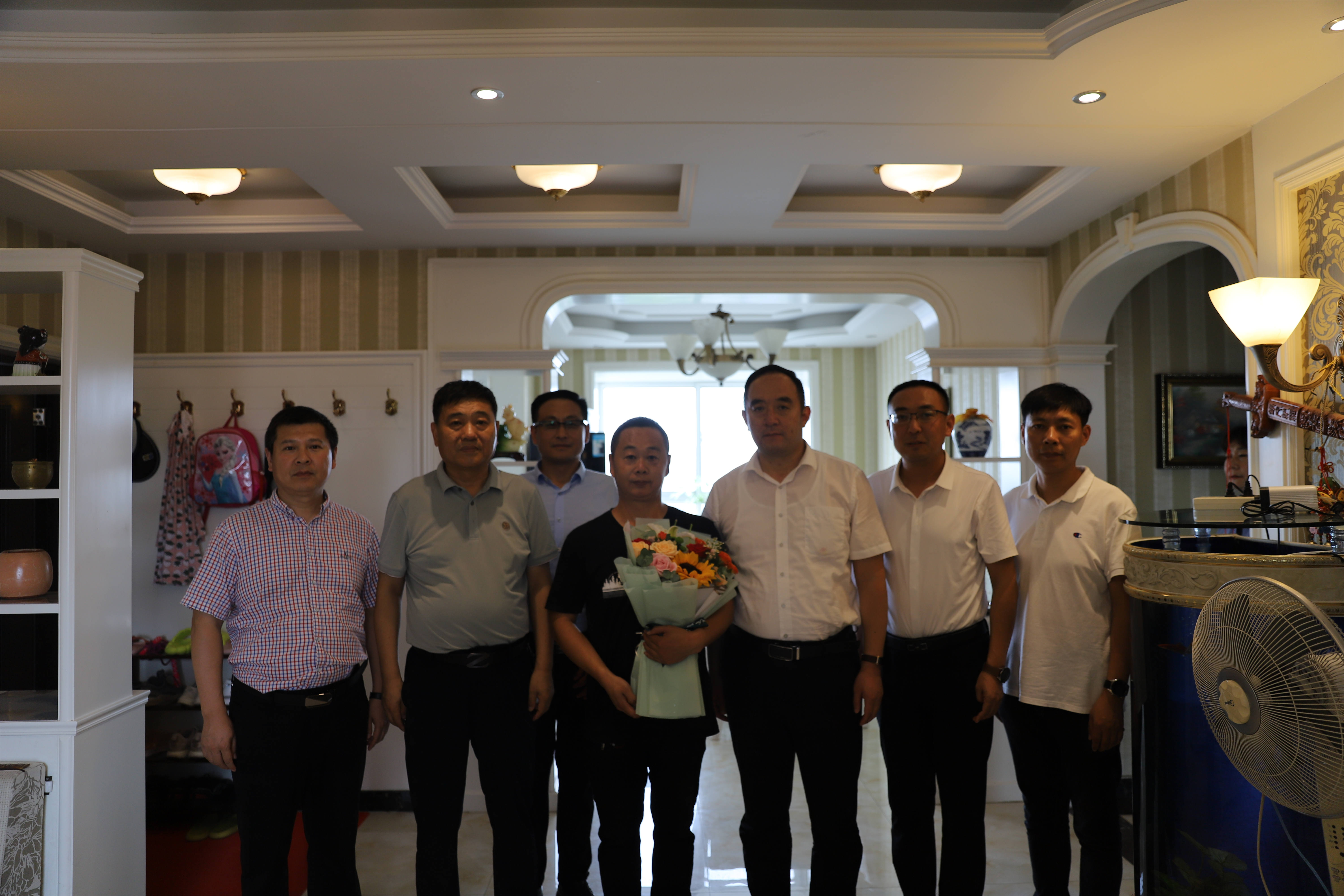 【集团动态】军民共建鱼水情  佳节慰问暖人心—市水务发展集团开展建军节走访慰问活动