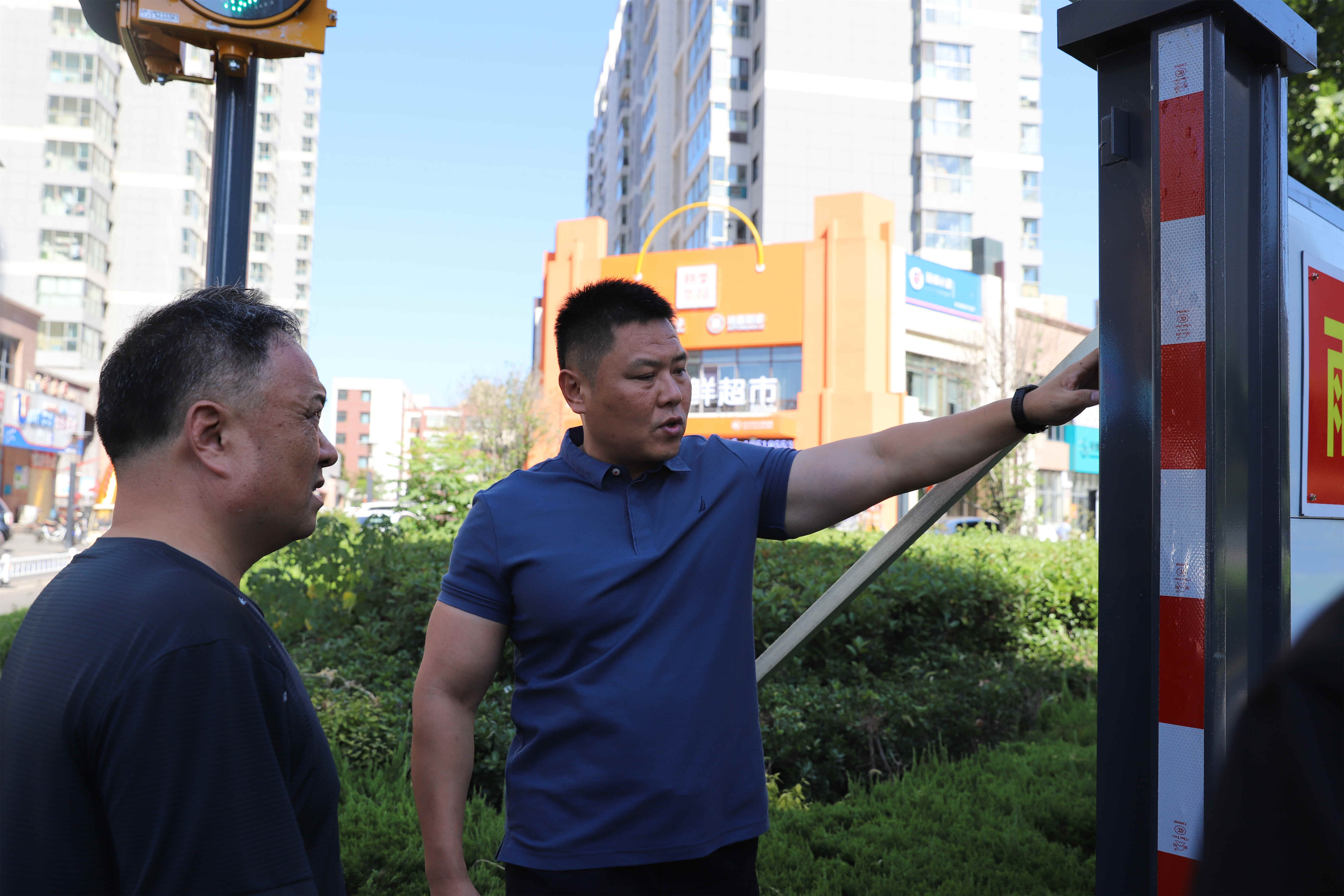 【集团动态】施工围挡换新颜  塑造文明新形象