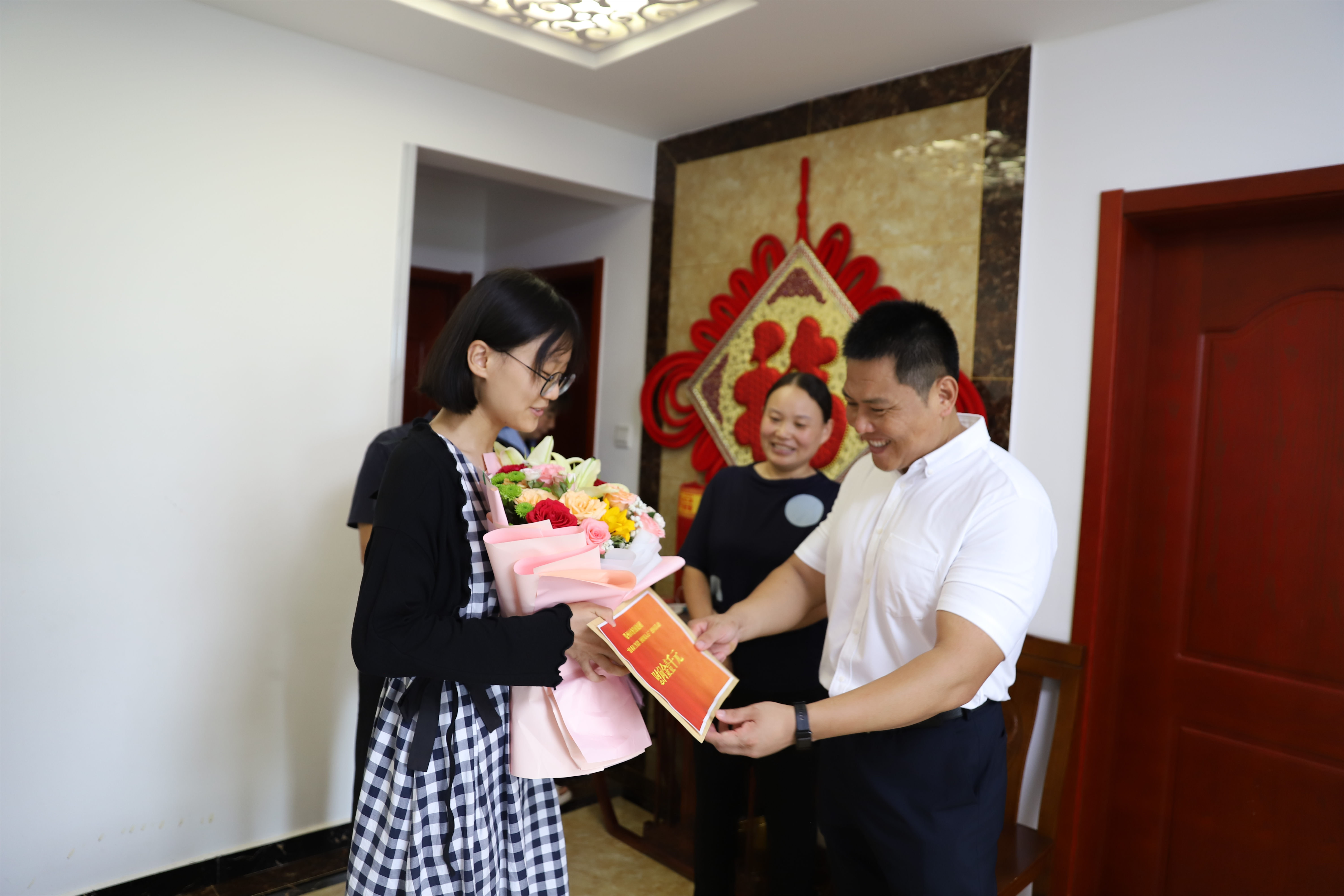 集团开展金秋助学活动