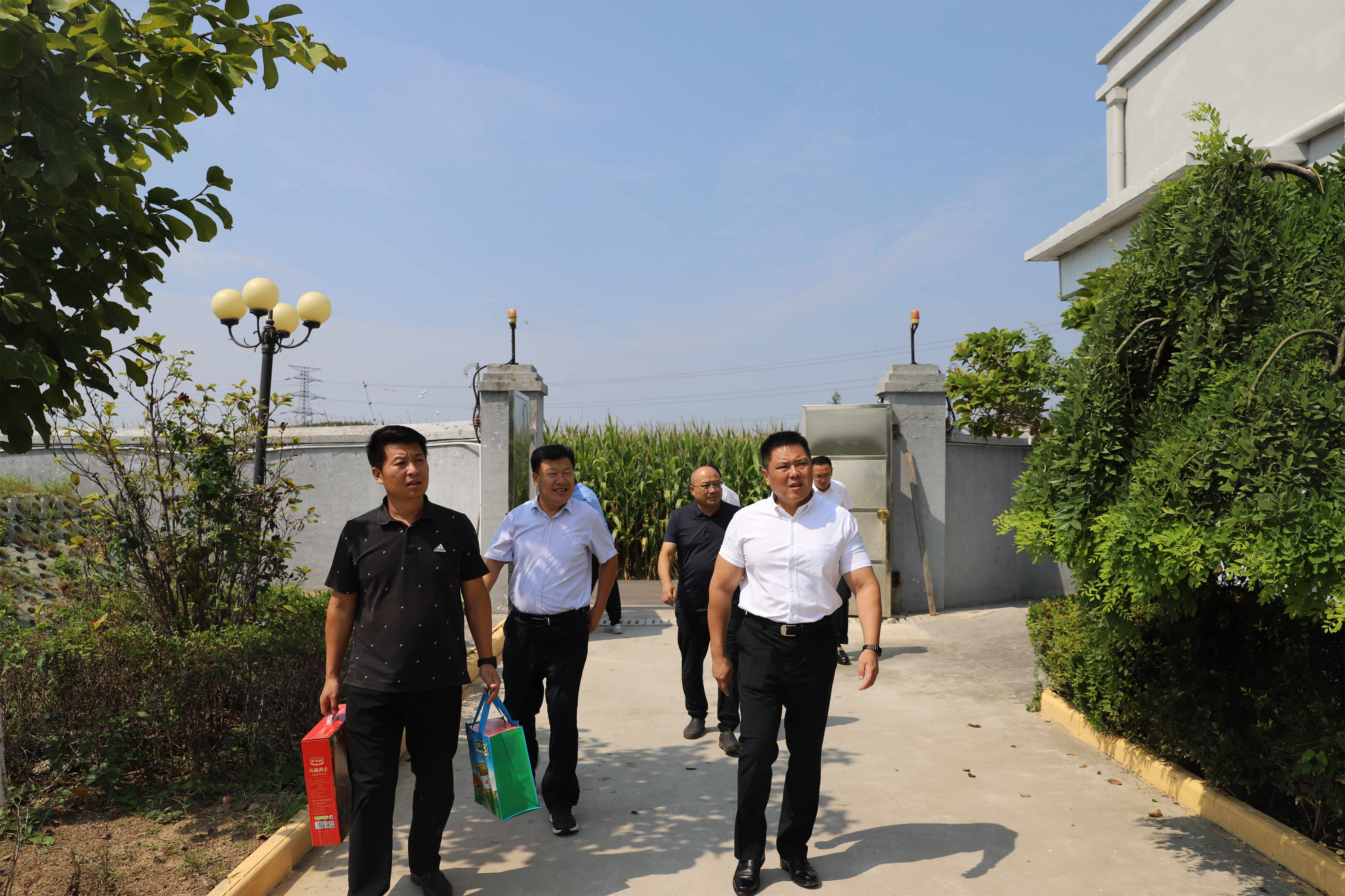 【集团动态】心系职工  情暖中秋—市水务发展集团开展中秋走访慰问活动