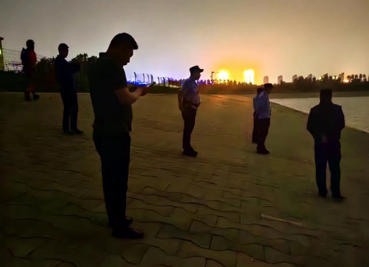 【集团动态】水务发展有限公司联合民警、急救等部门挽救疑似轻生女子