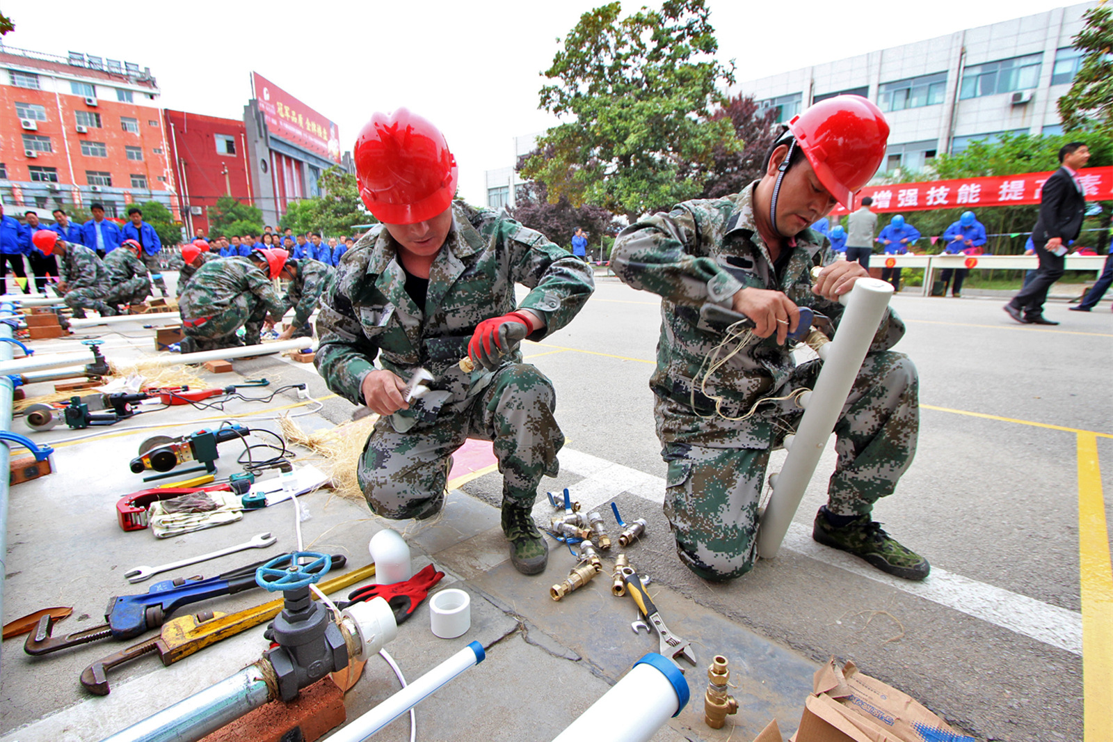 岗位练兵强素质    技能比武展风采