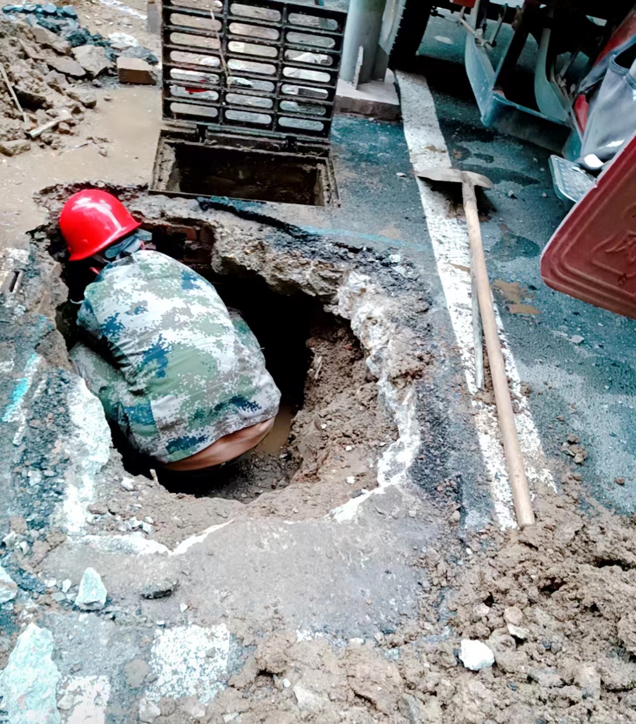 幸福佳苑主管道维修