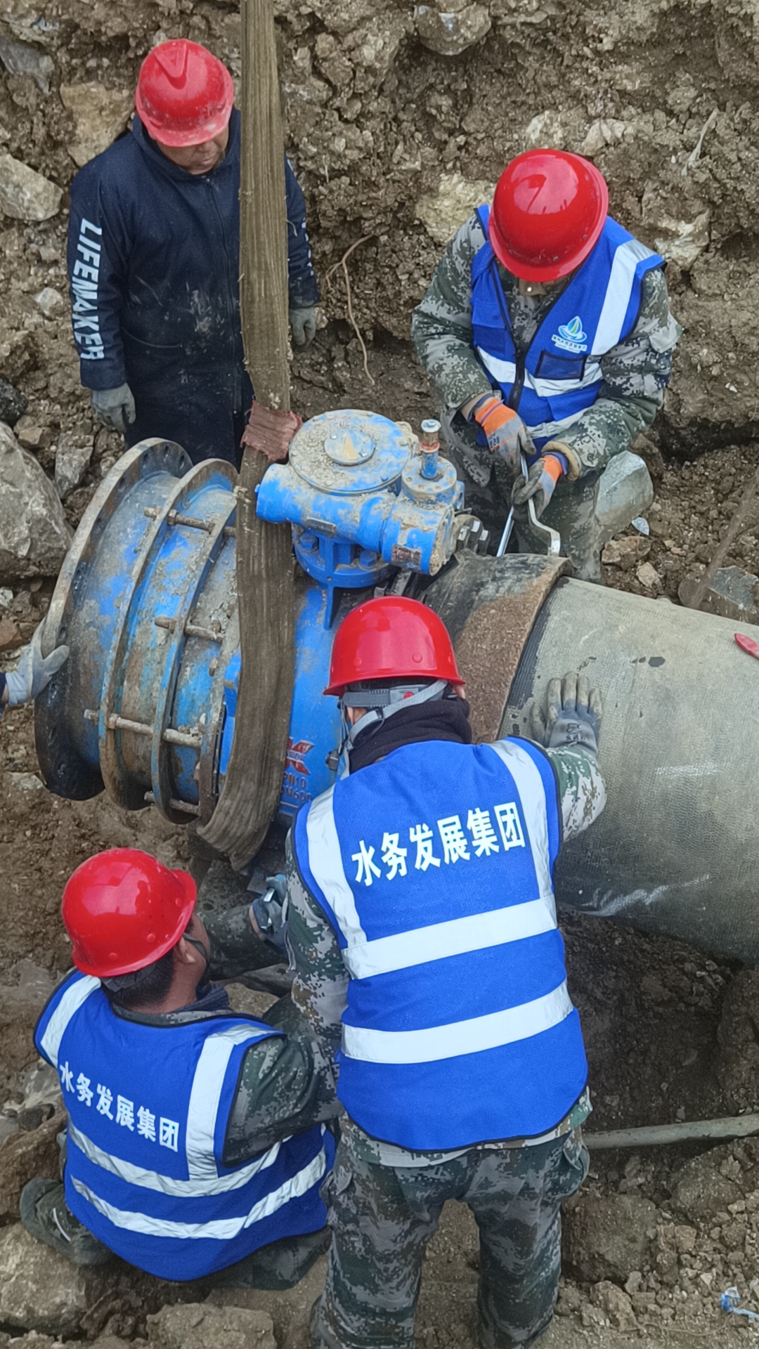 漷河大桥DN600过河合口施工