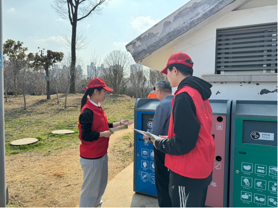 【集团动态】市水发公司开展“垃圾要分类 共建枣城美”宣传活动