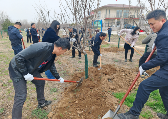 【集团动态】春暖花开 “植”得期待—市水务发展集团开展义务植树活动