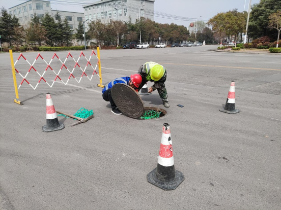 【集团动态】加装防坠网  “兜”住脚下安全