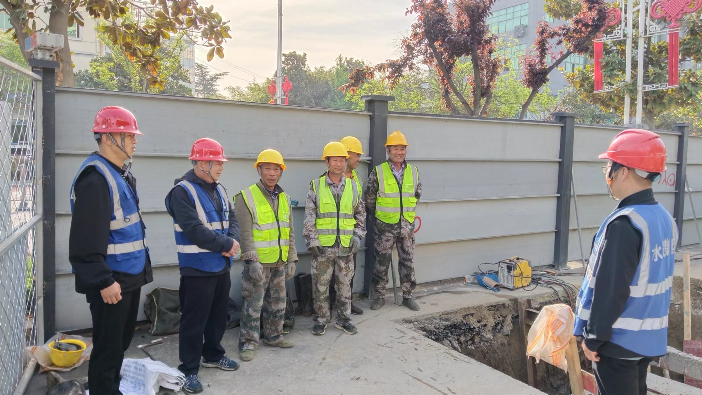 汛前清淤检查井维修工程（善国路段）安全晨会