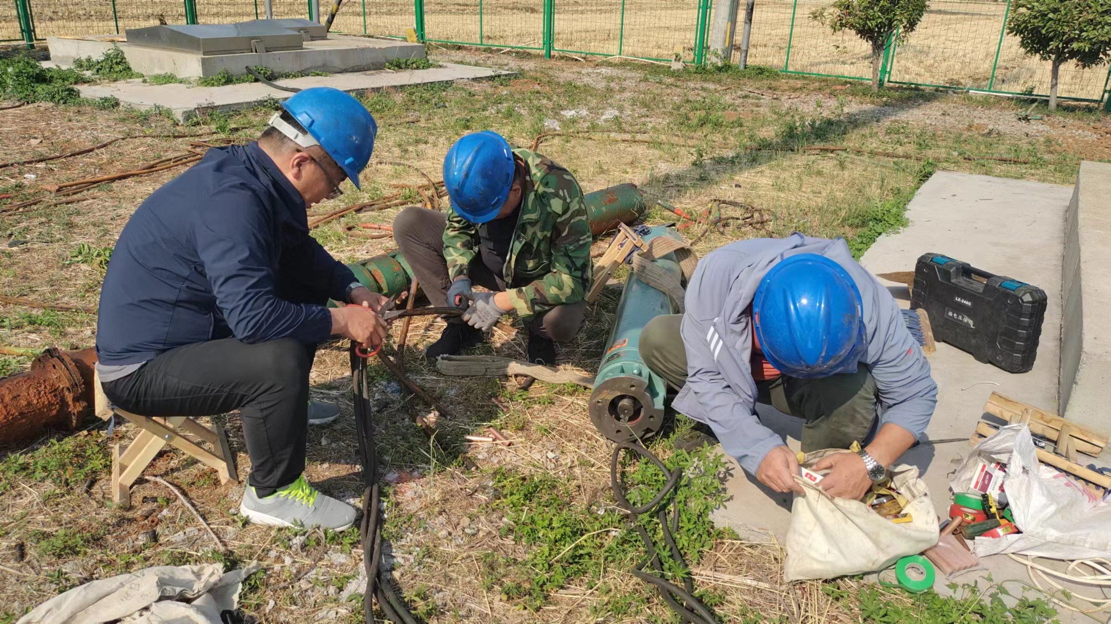 羊庄王杭水厂潜水泵更换