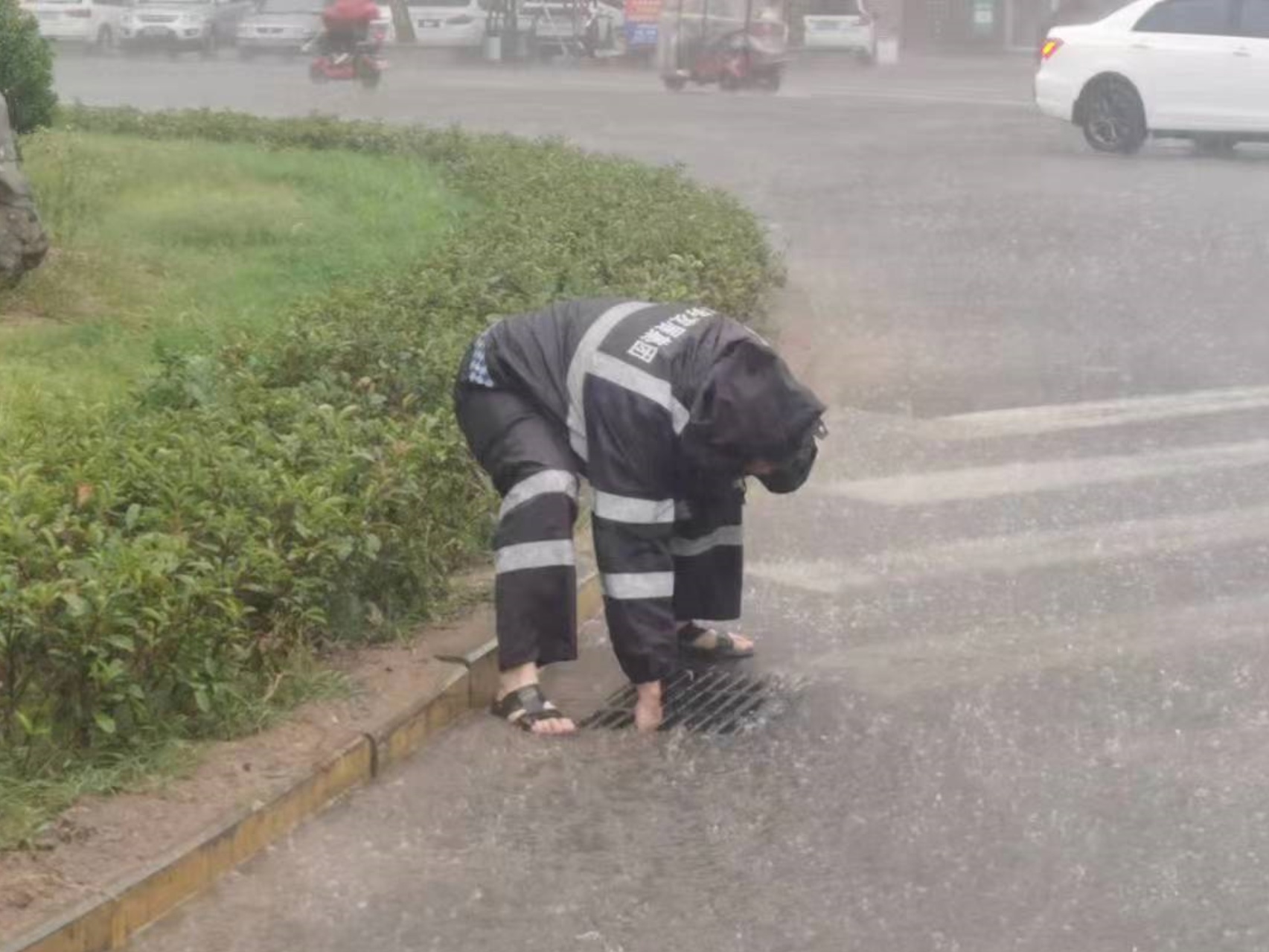 【集团动态】闻“汛”而动  向“雨”而行—市水务发展集团全力筑牢防汛“安全堤”