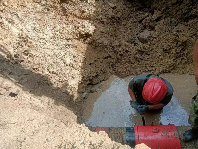 【集团动态】高温酷暑抢维修   刻不容缓保供水