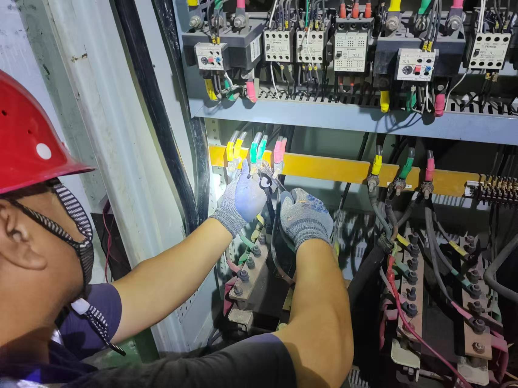 排水泵站用电安全维护检查