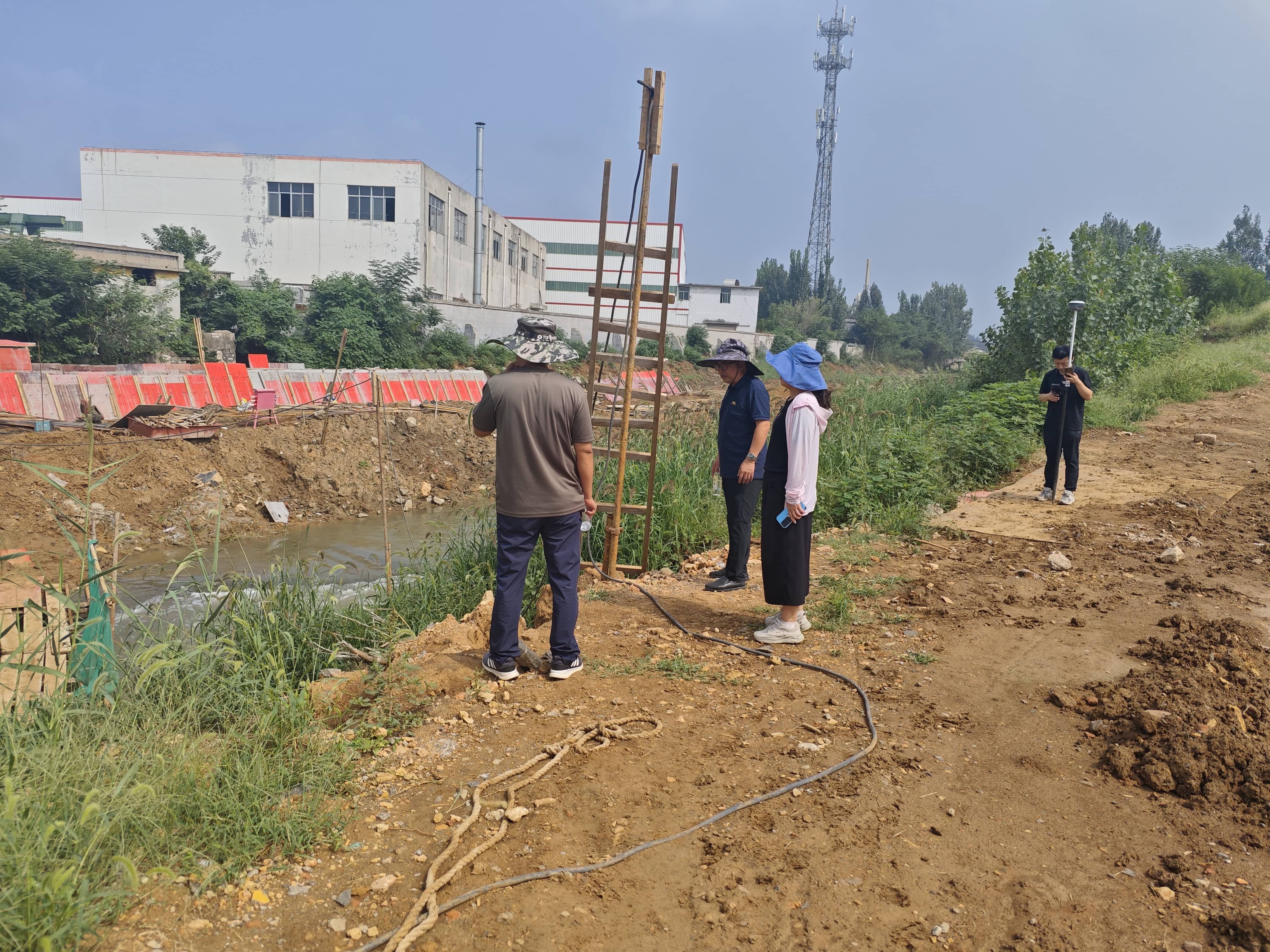 踏勘鲁南高科技化工园区小沂河施工现场