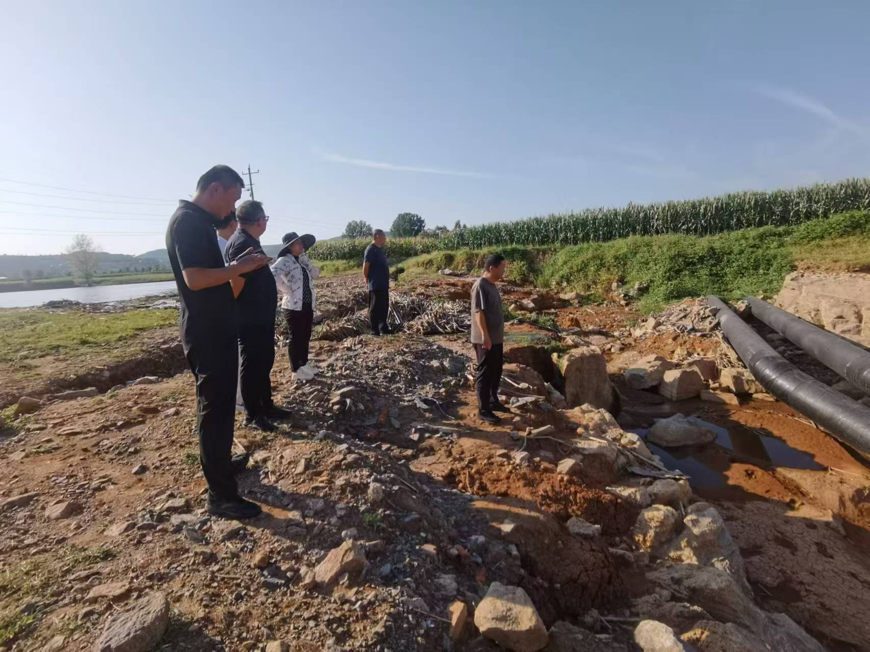 现场研判木石再生水管道水毁维修方案