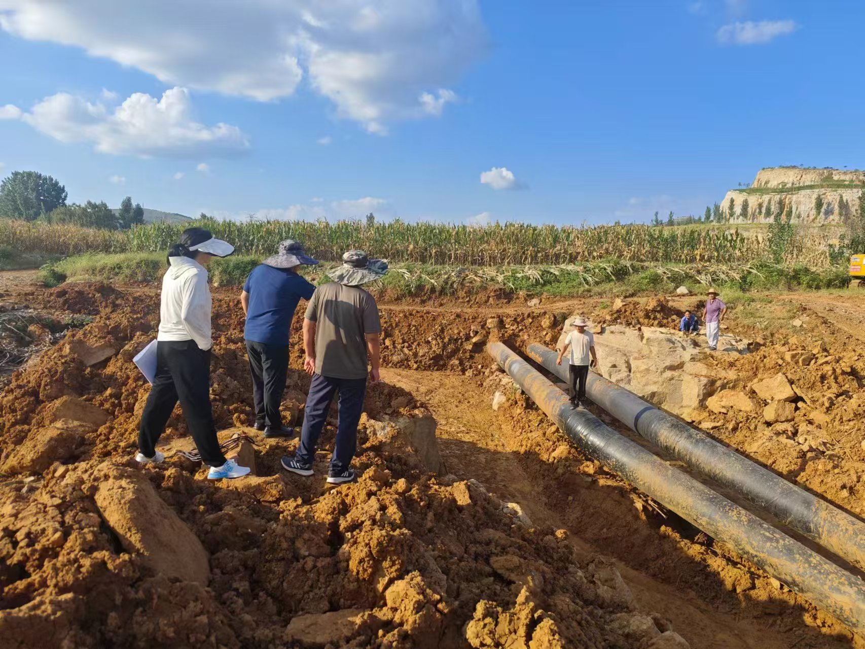 现场研判深化卓庄水库溢洪道水毁管道保护方案