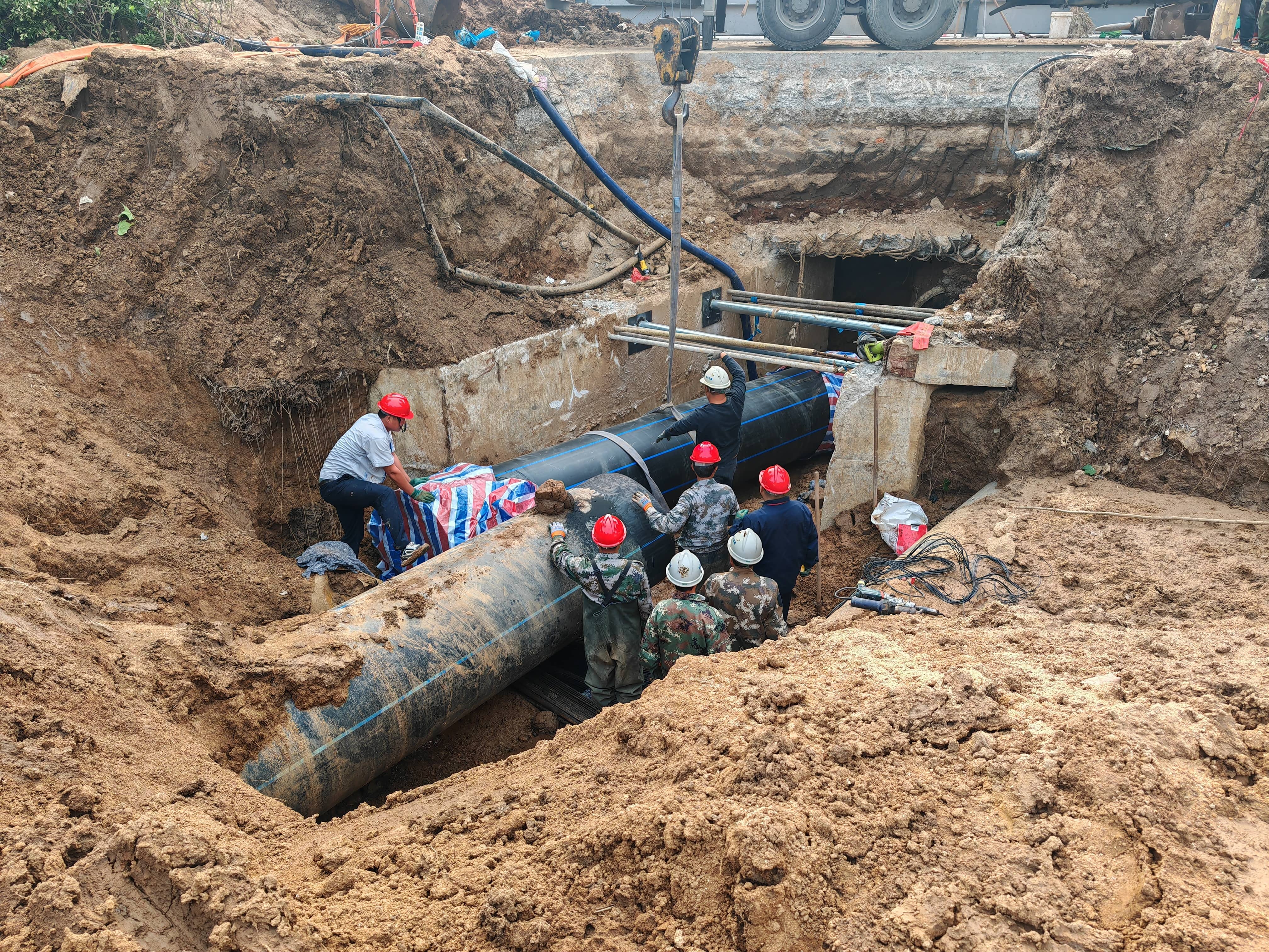 南水北调主管道漏水点抢修