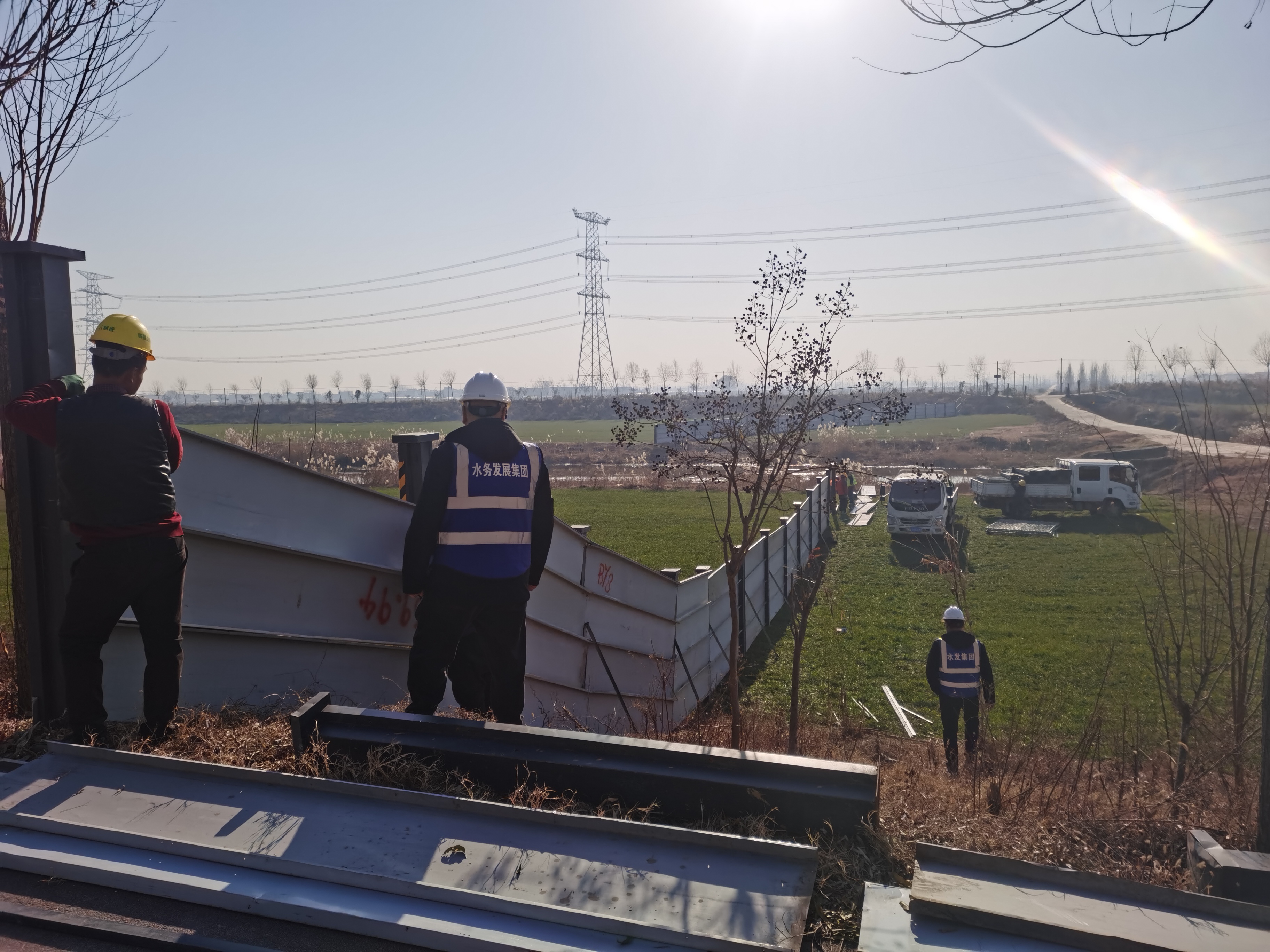 界河拦蓄坝韩庄段围挡及监控设备安装