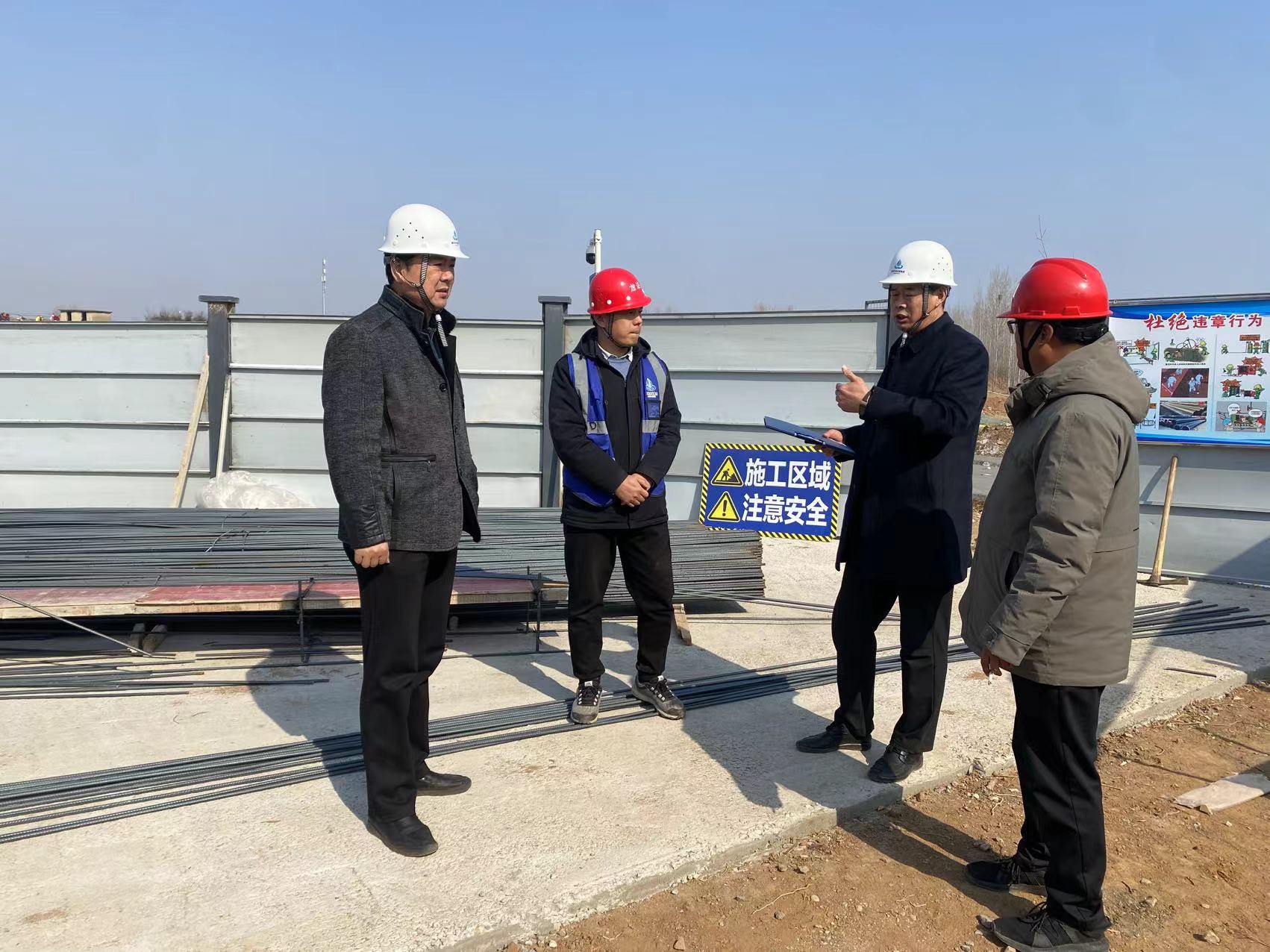 督导检查新薛河治理工程