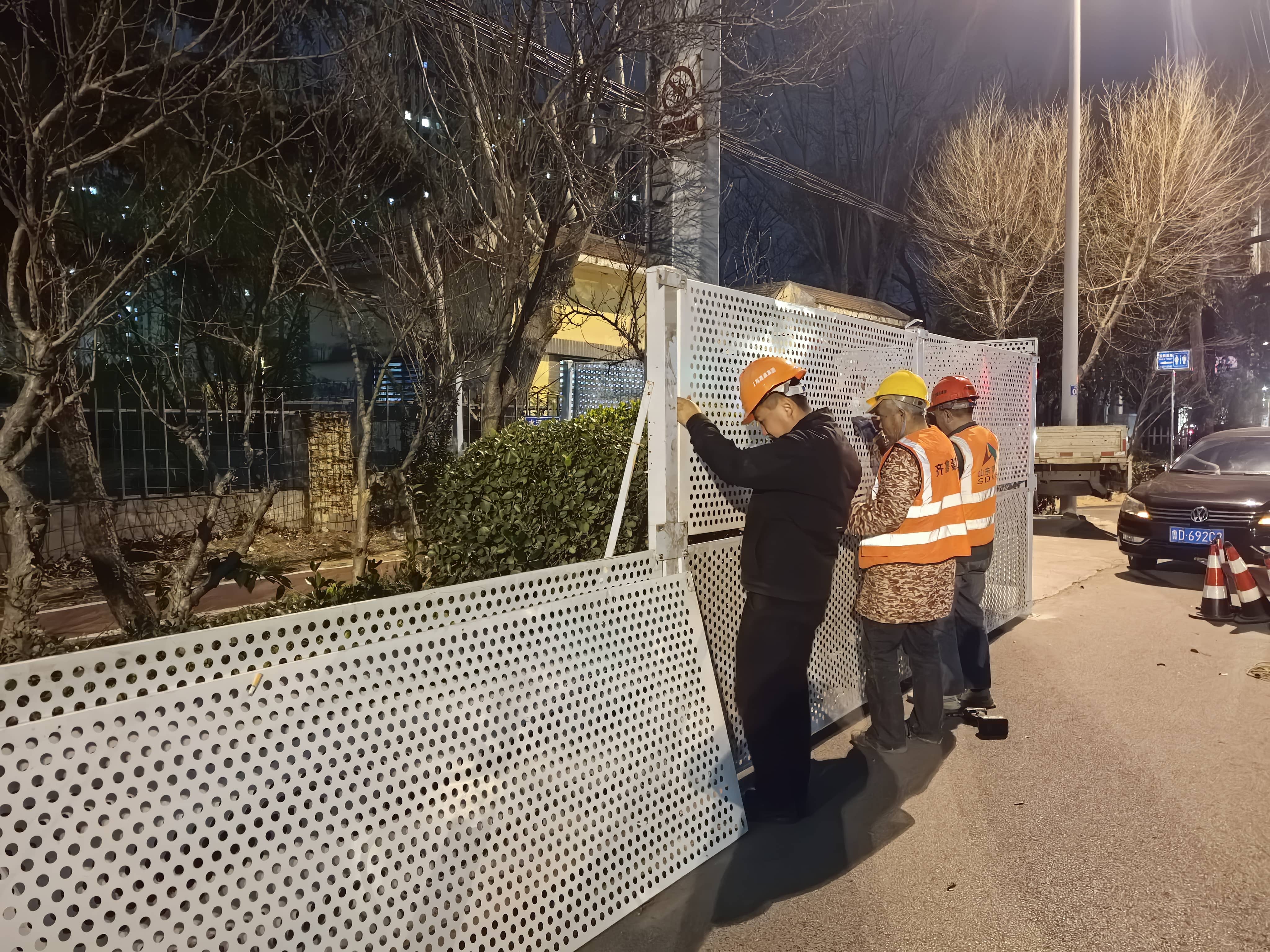 小清河振兴桥橡胶坝工程围挡安装