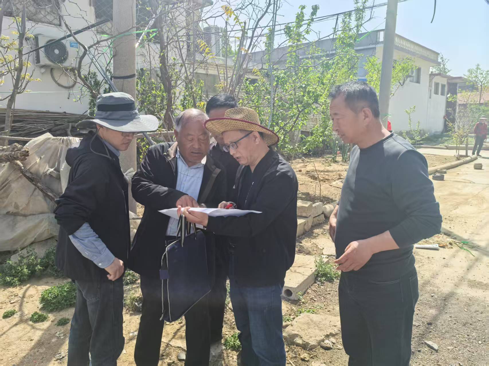 现场勘查大坞镇区域水质提升农村一户一表改造工程