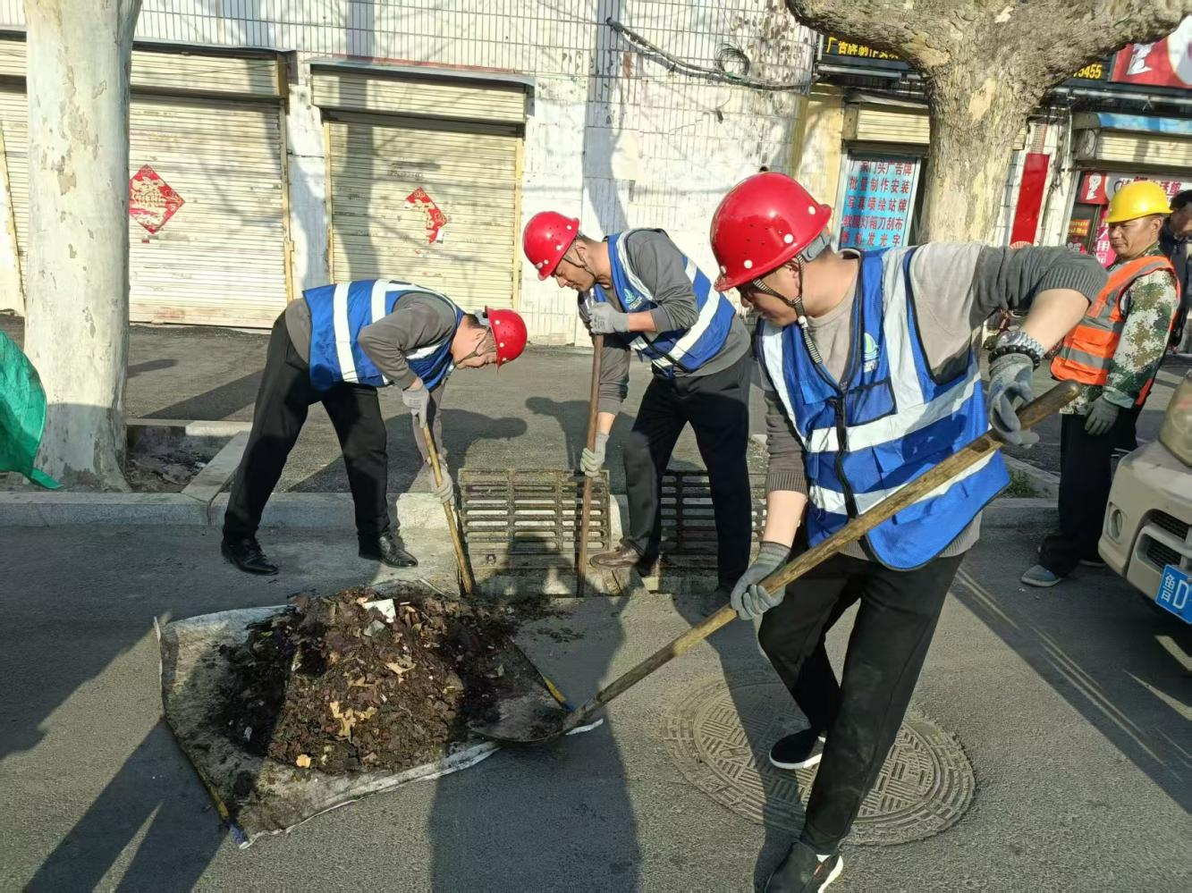 【集团动态】加快城市地下排水管网清淤  全力以赴保障汛期排水畅通