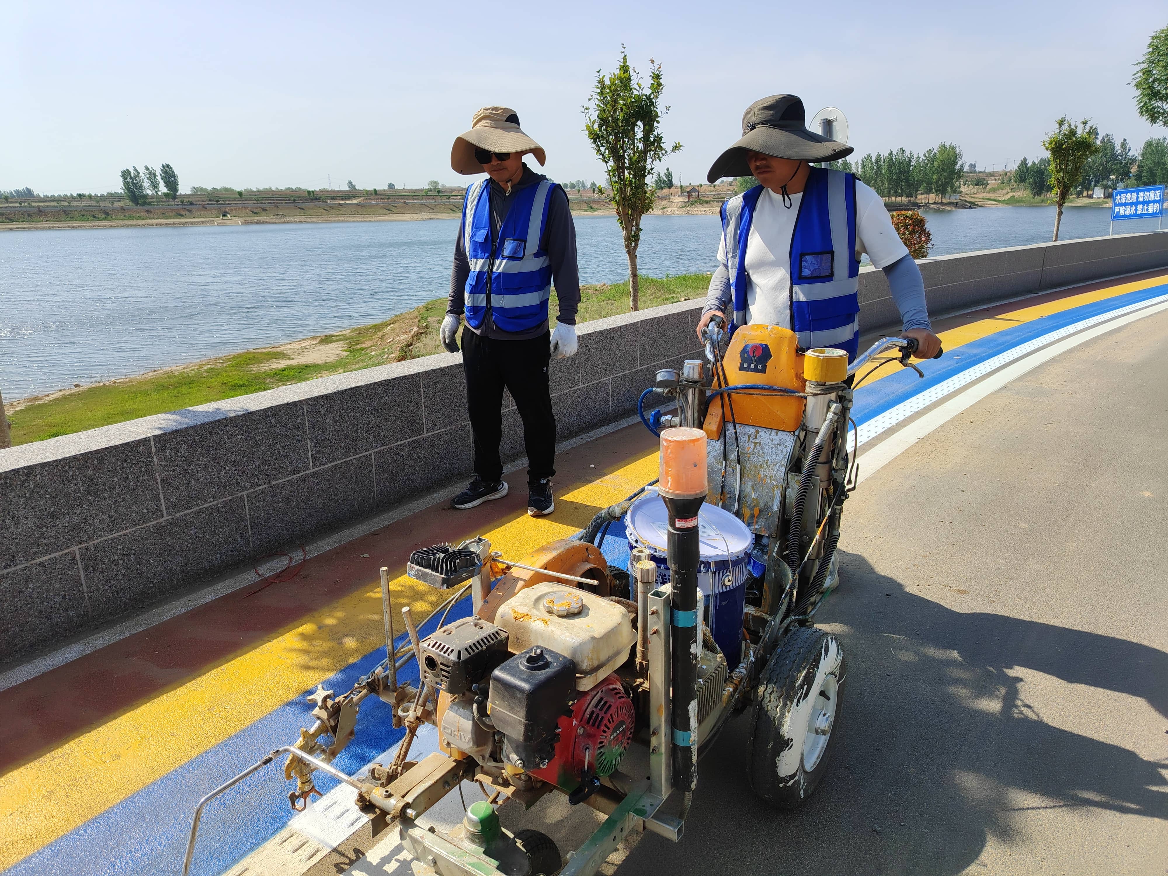 马河水库环库路标线复新