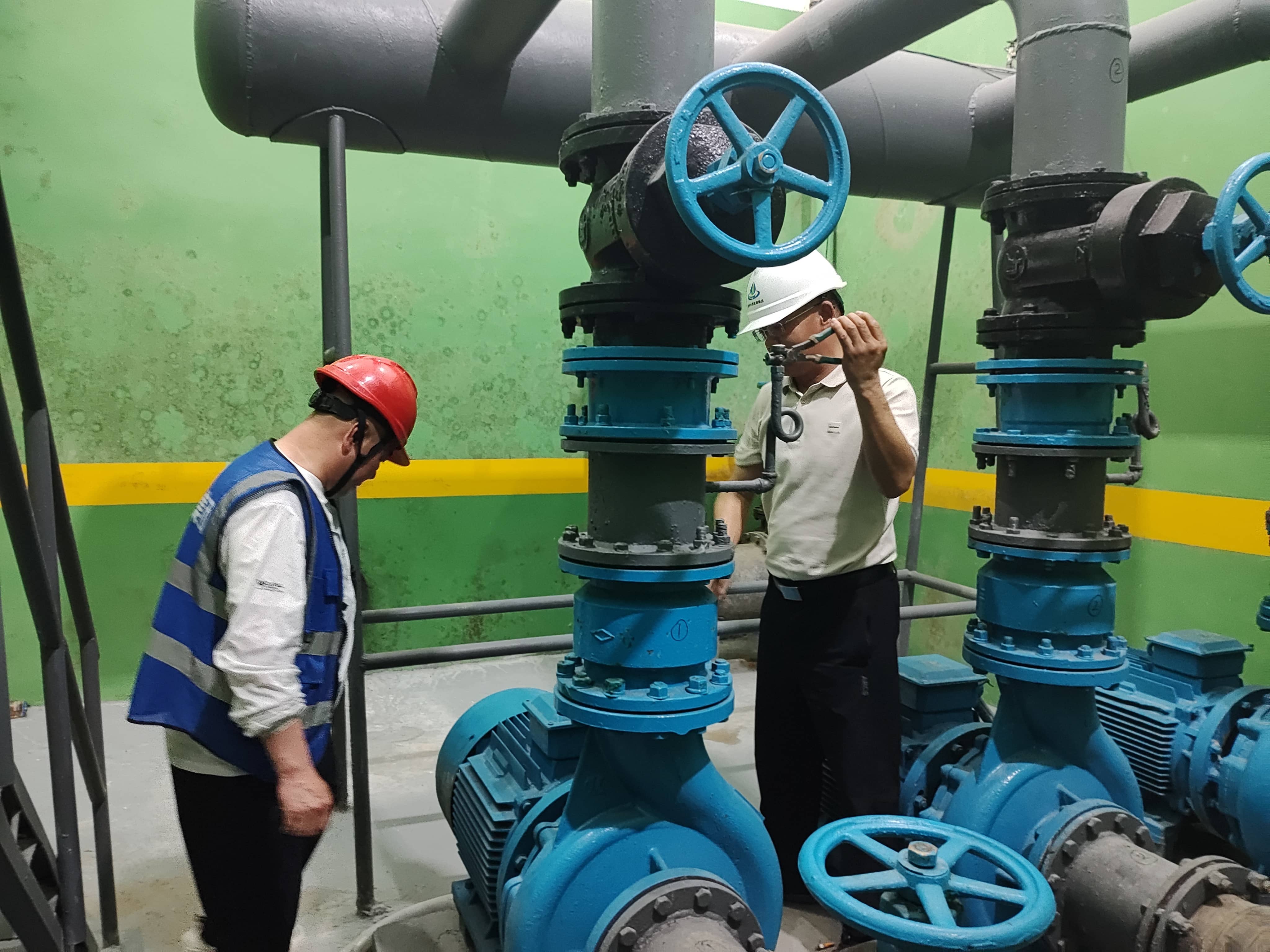 十字河泵站电气设备、管网及闸阀检查调试