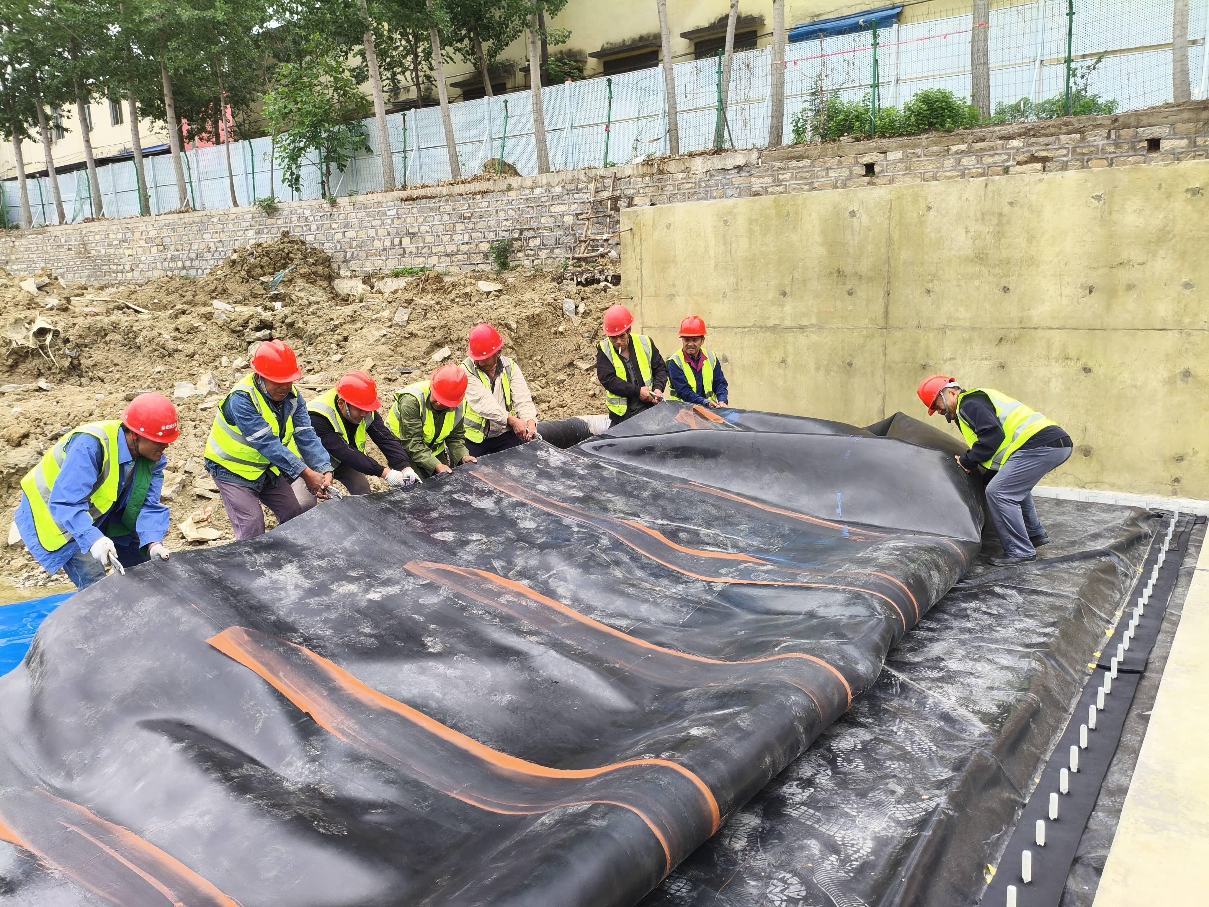 振兴橡胶坝坝袋安装