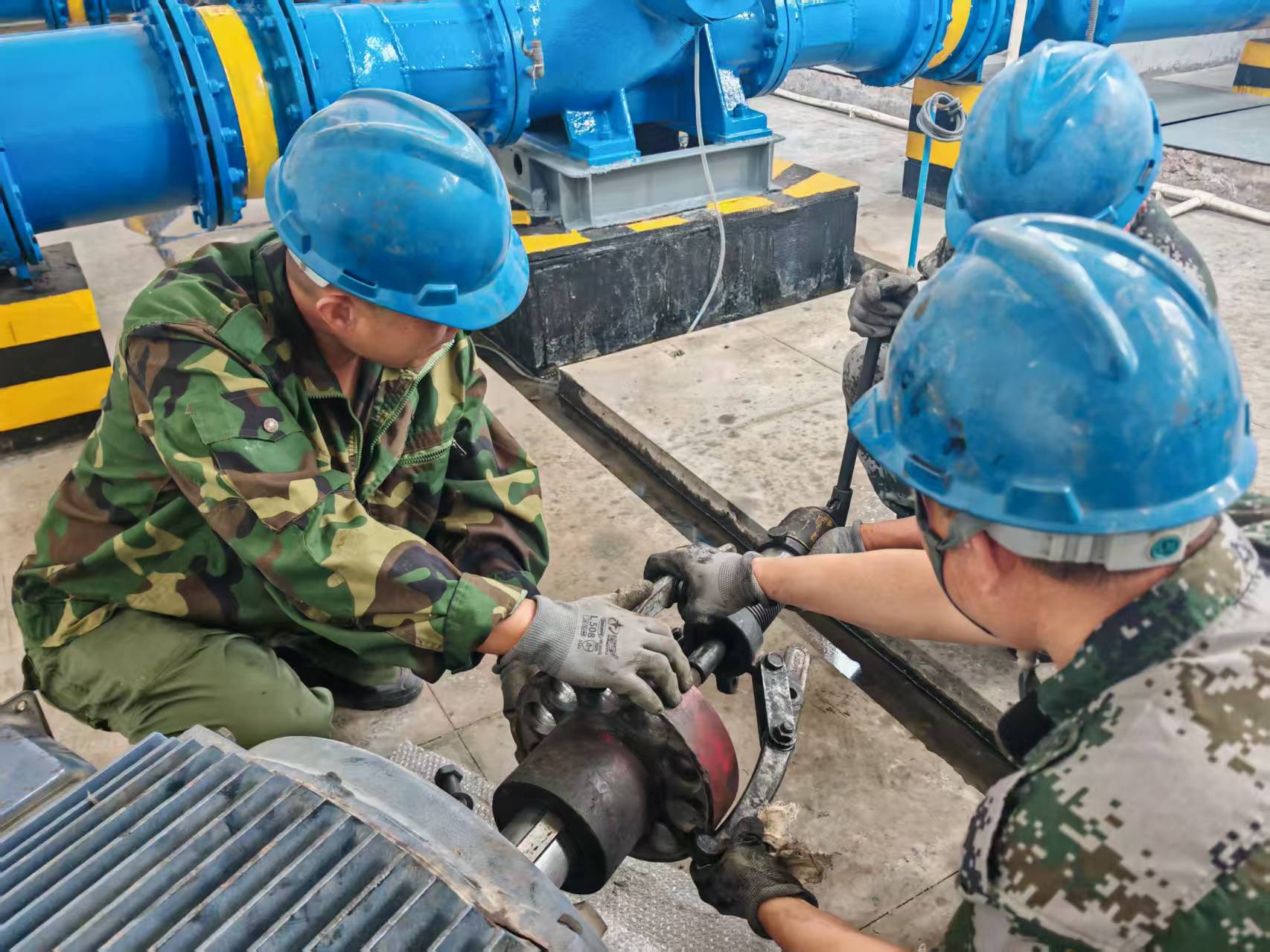 第一加压水厂解体维修保养4号离心泵电机