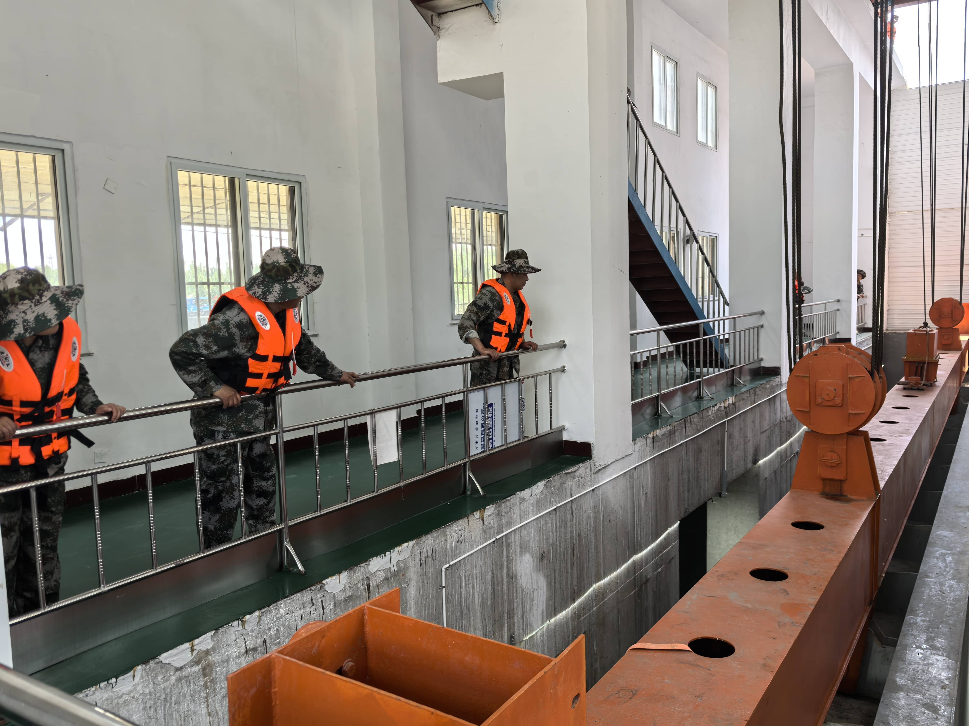 闸门启闭防汛应急演练