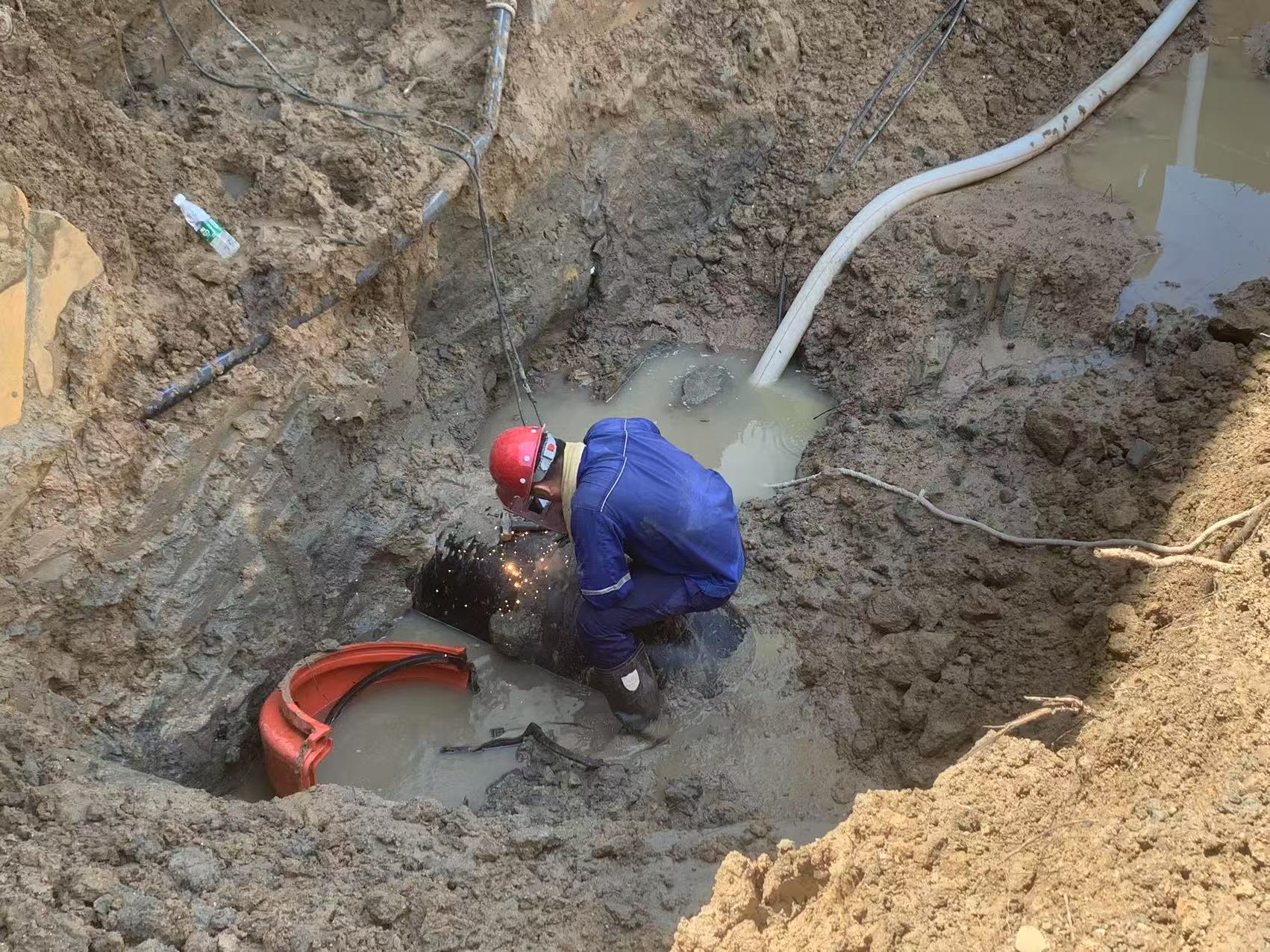 甘桥泵站供水管道漏点修复