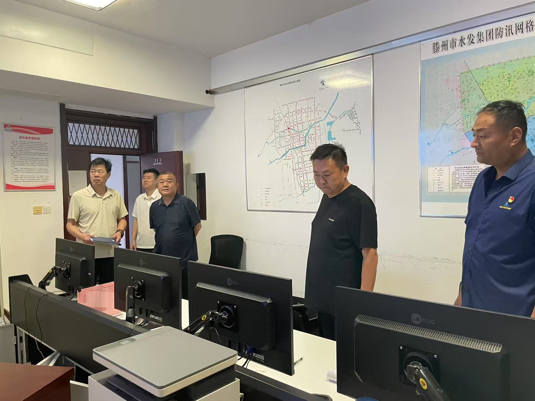 检查夜间防汛值班值守情况