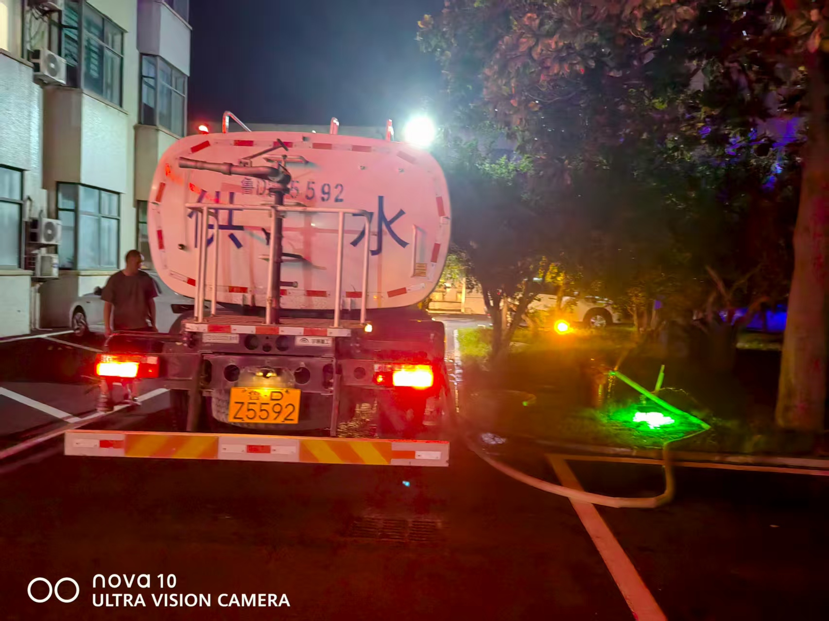 高铁东站应急送水