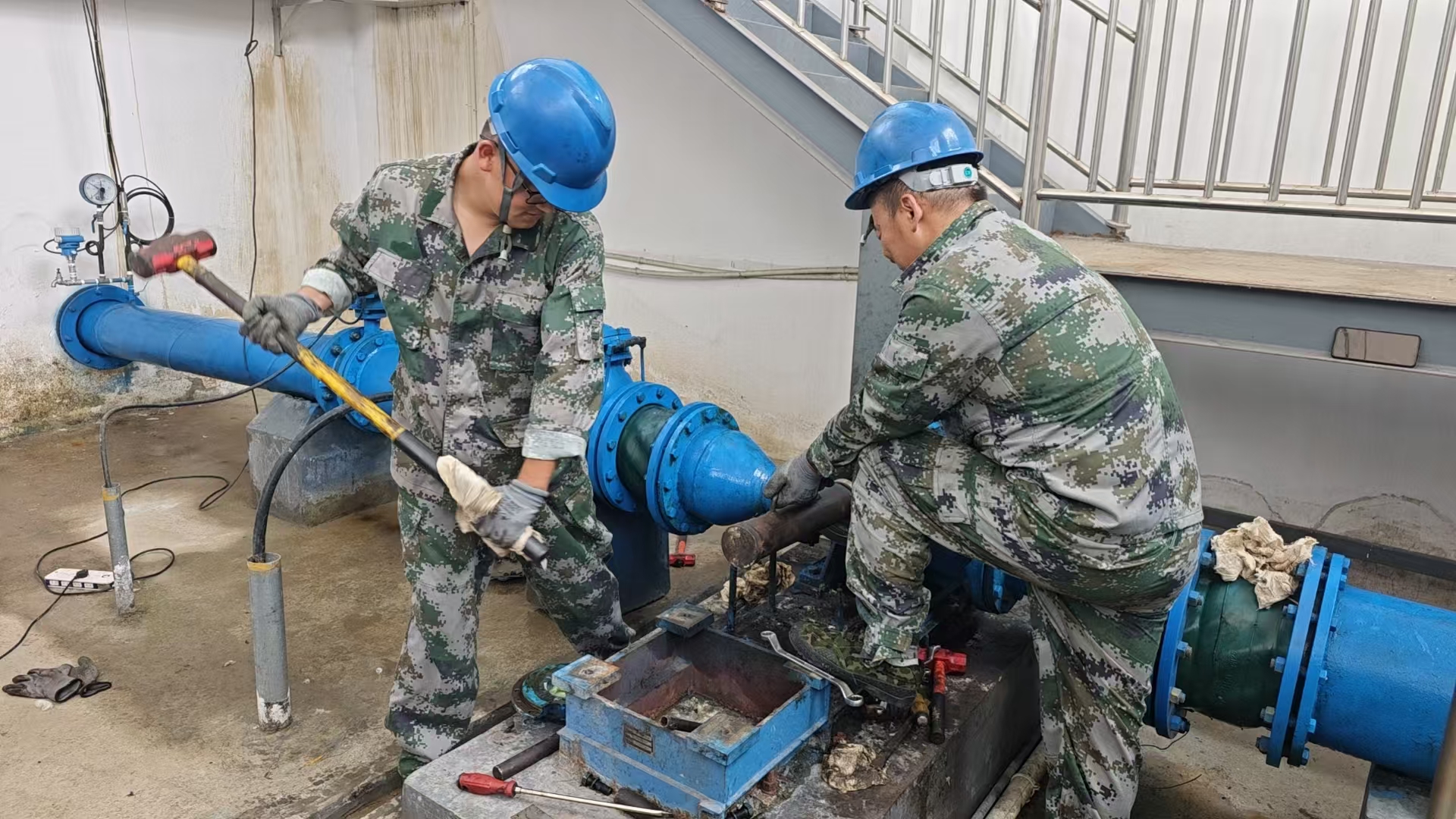 维护保养张汪水厂1号泵