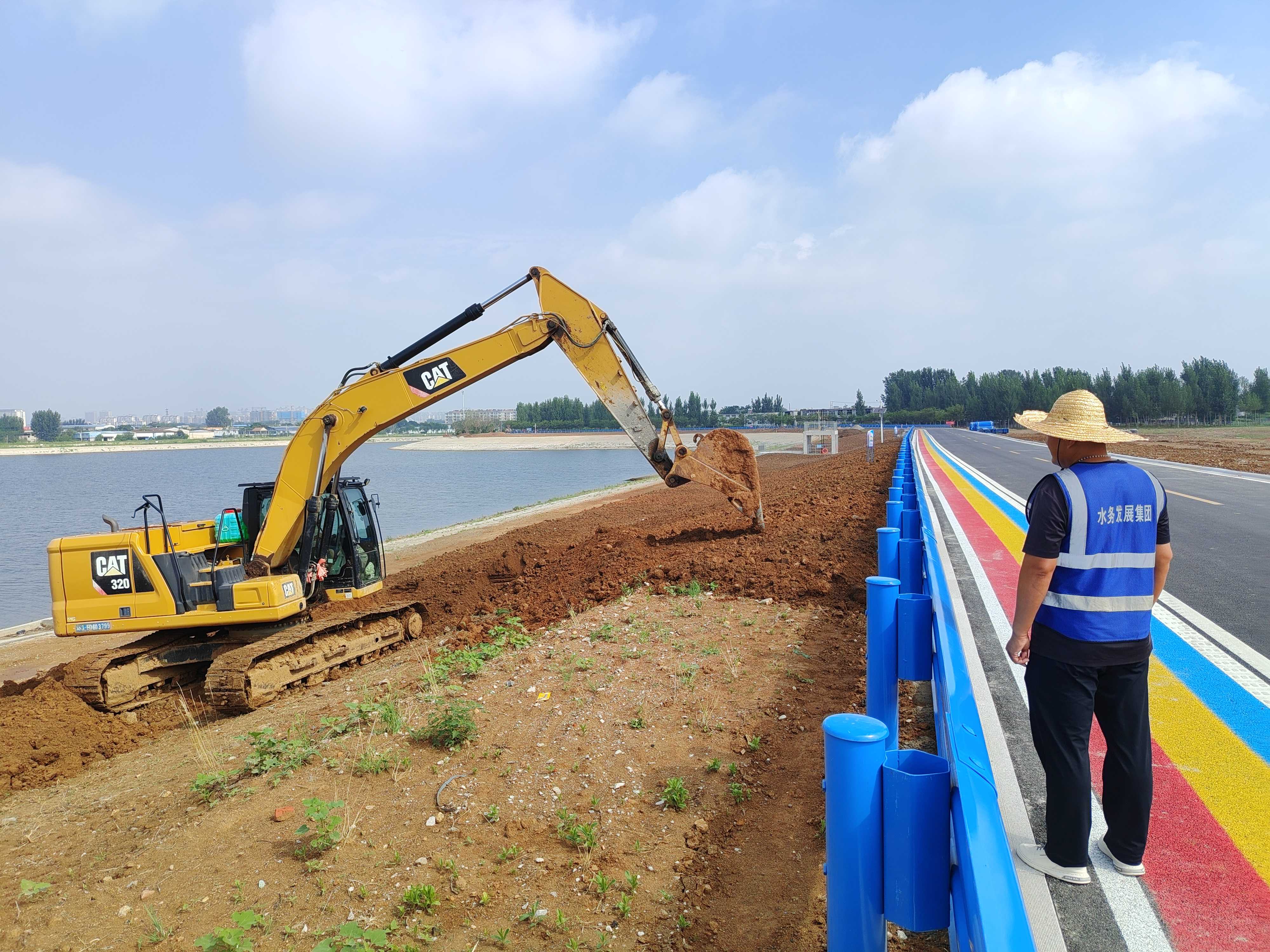 墨子湖环湖路工程临水坡新建S弯步道地基覆土整理