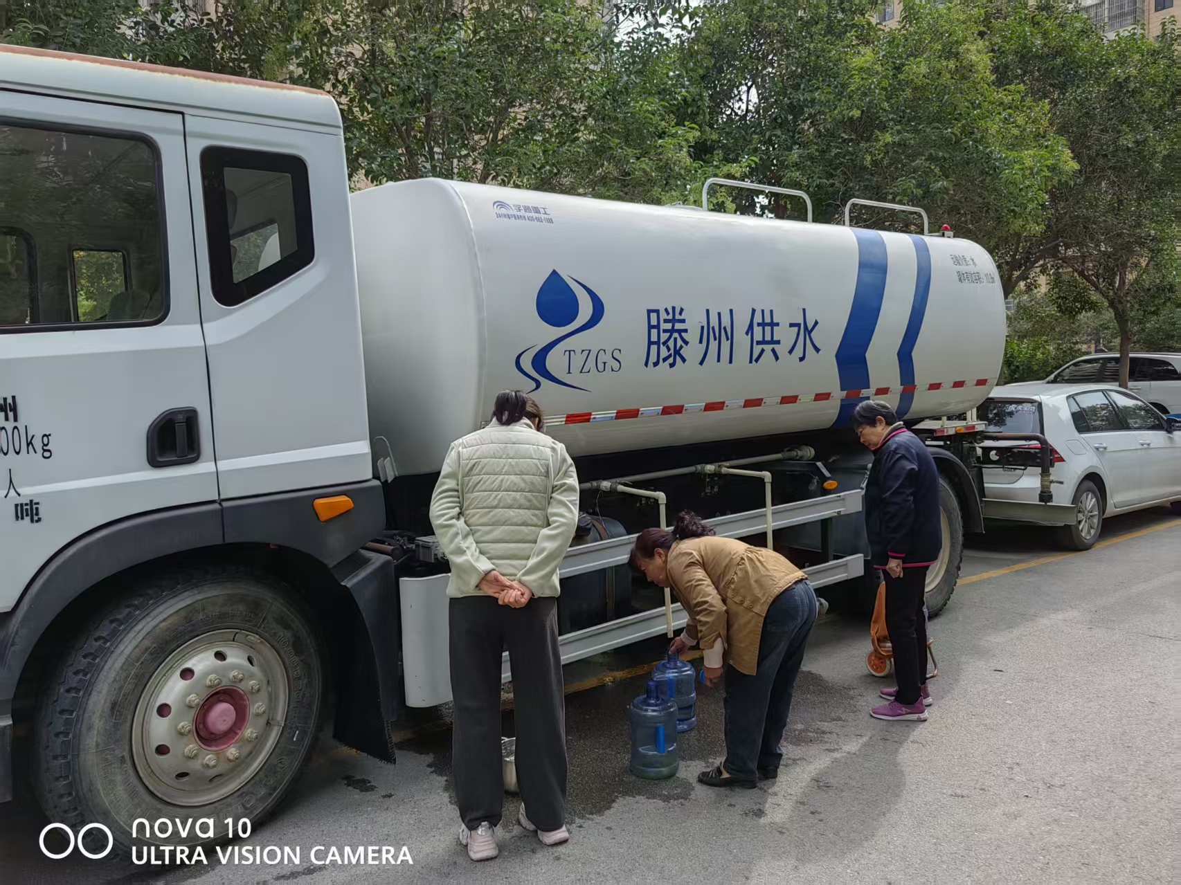 西部放歌进行应急送水