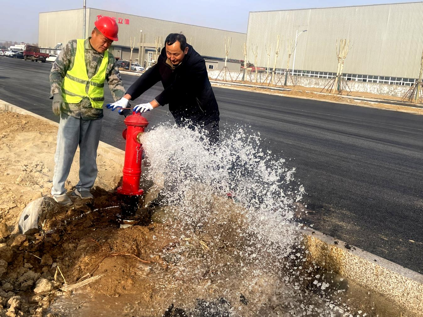 【集团动态】护航冬日安全  筑牢消防屏障——滕州市中润供水有限公司开展消防栓专项维护行动