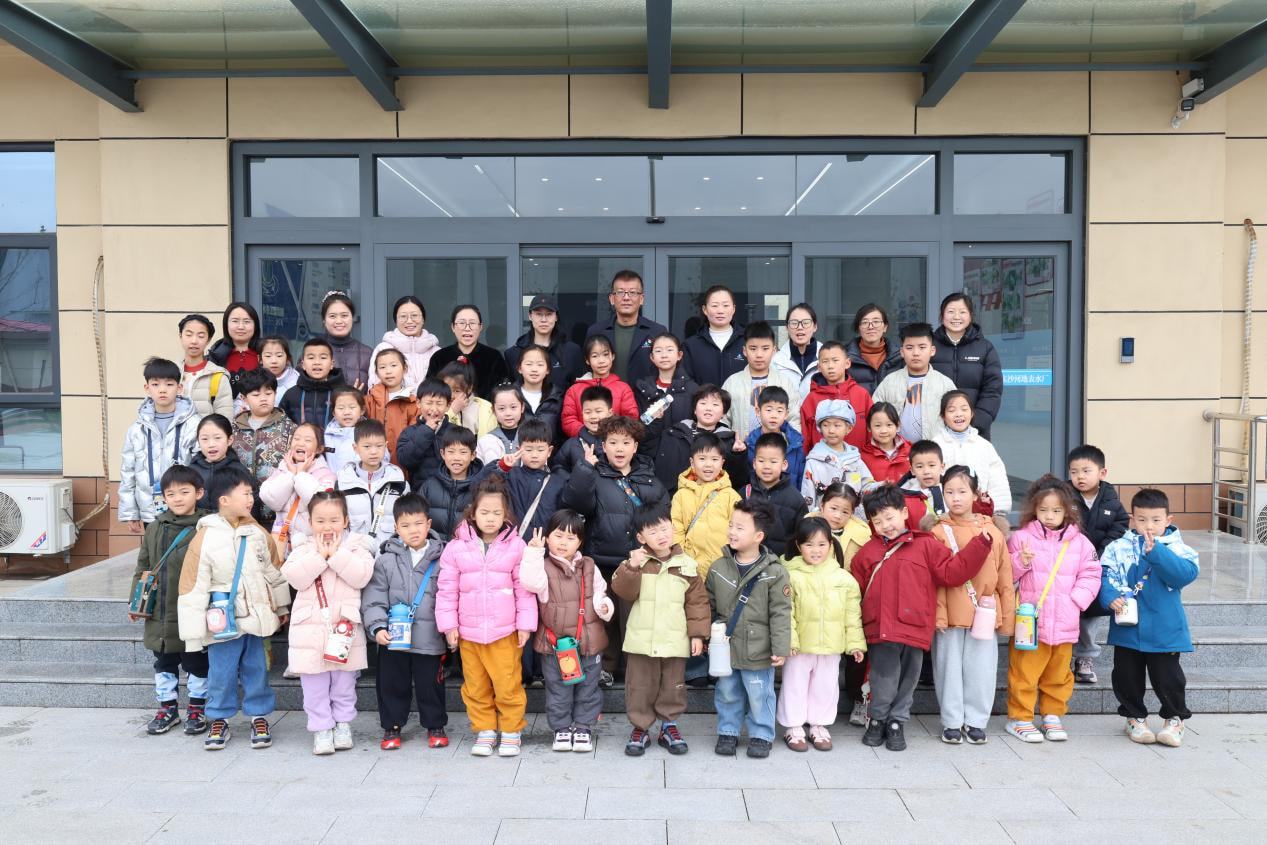 【集团动态】寻源荆泉  浸润童心——滕州英才学校走进市水务发展集团探秘“生命之源”