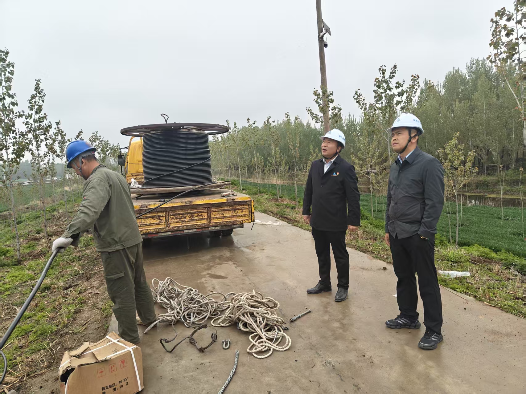 水发公司维修南水北调加压泵站10kv供电专线