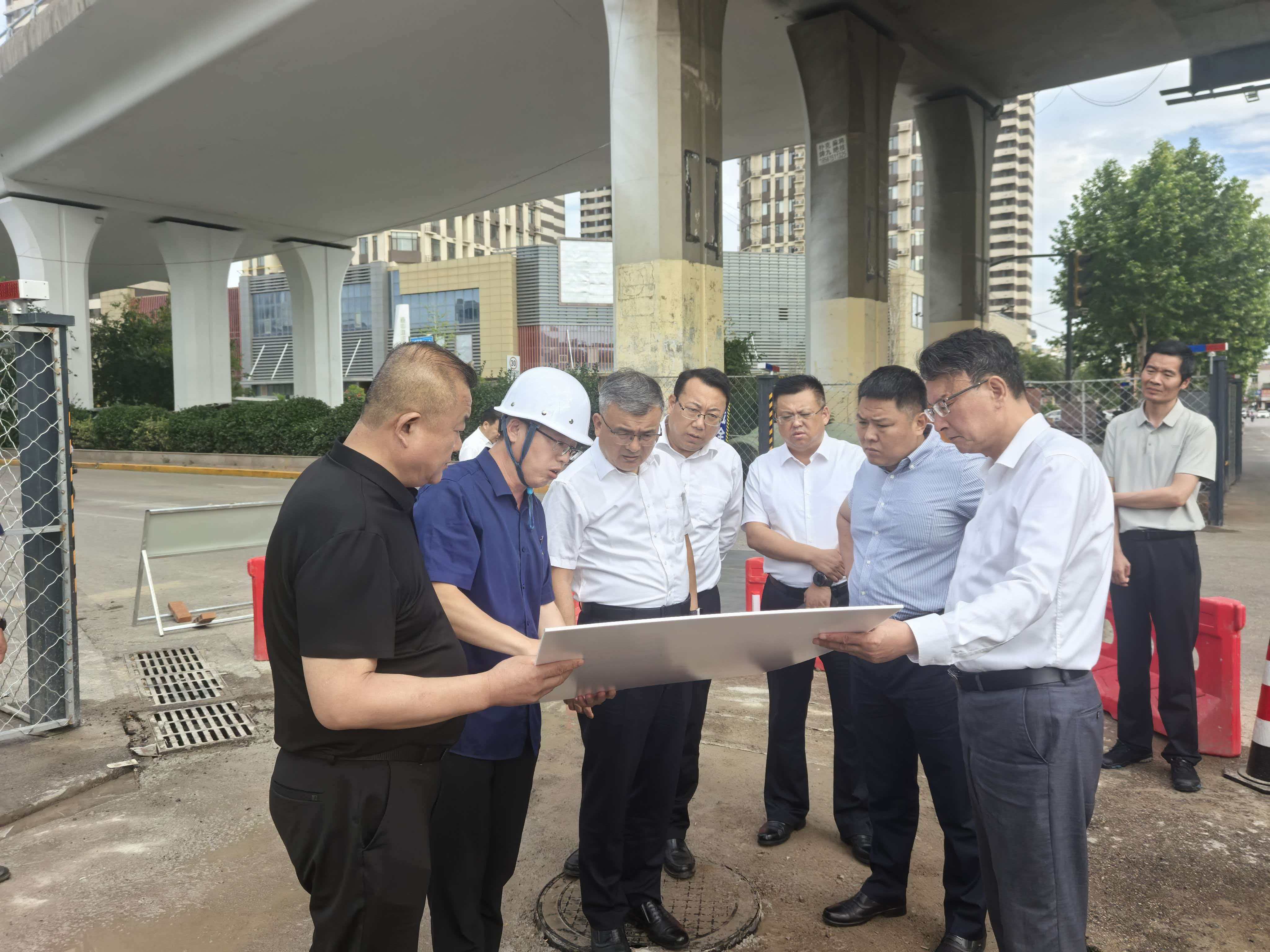 【集团动态】张传纲到市水务发展集团调研积水点改造工作